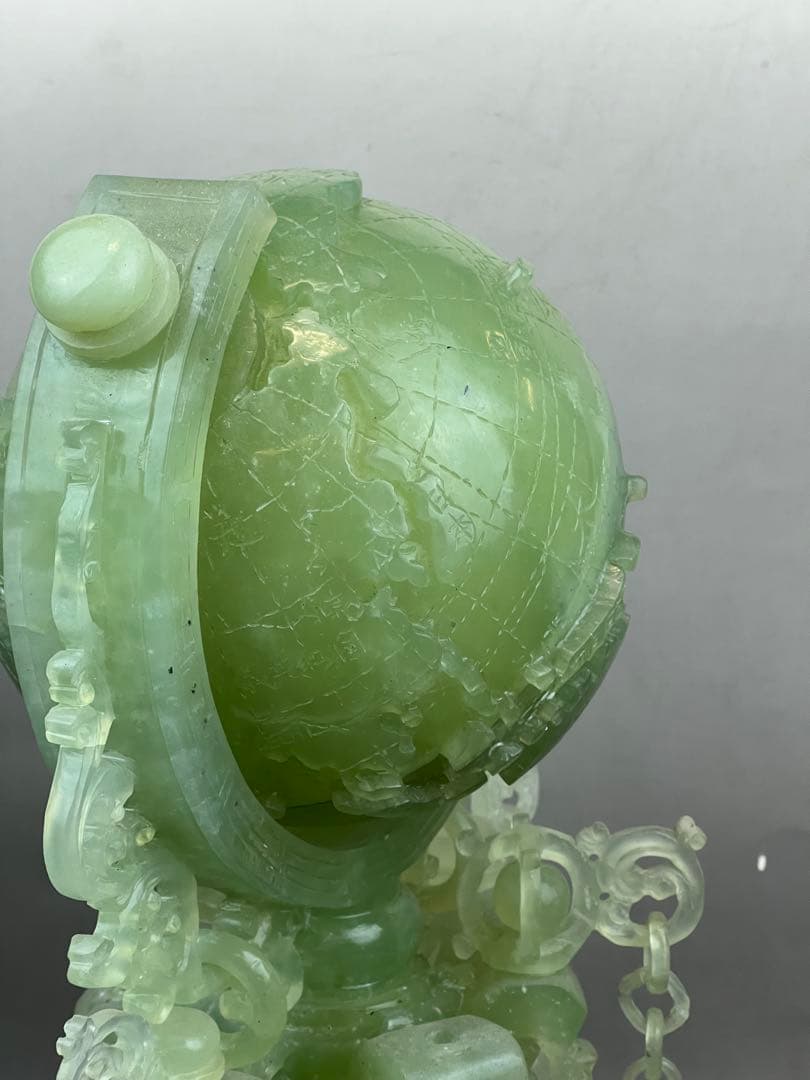 美品　翡翠地球儀　高さ39cm 重さ 5500g 置物　送料込み￼