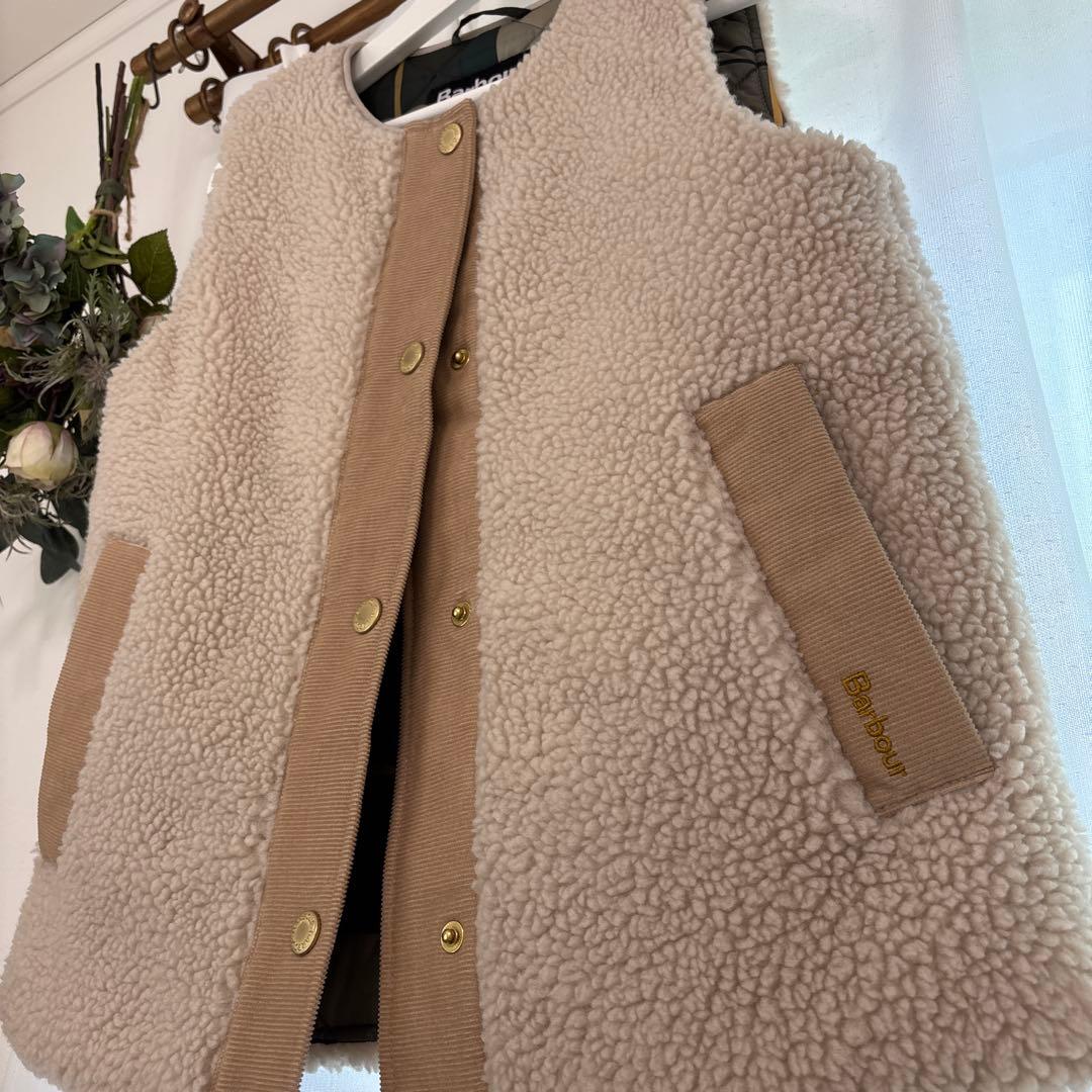 Barbour ボアベスト ベージュ