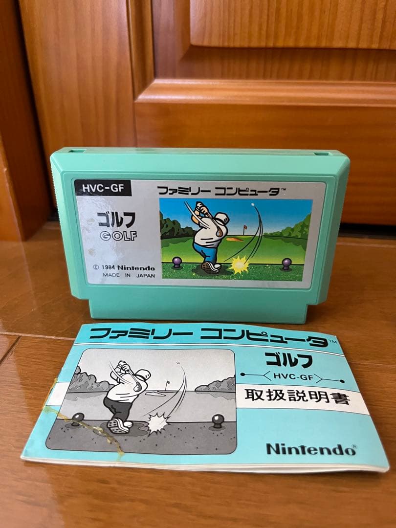 【レトロ 40周年、箱付き】ファミリーコンピューター 本体&カセット4種付き