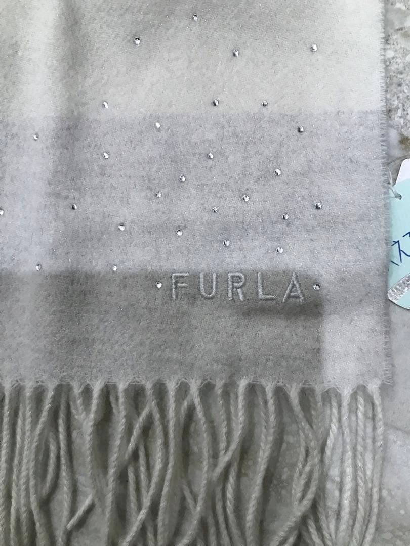 【新品】FURLA 洗えるカシミヤ ラメ入りマフラー ホワイト×グレージュ