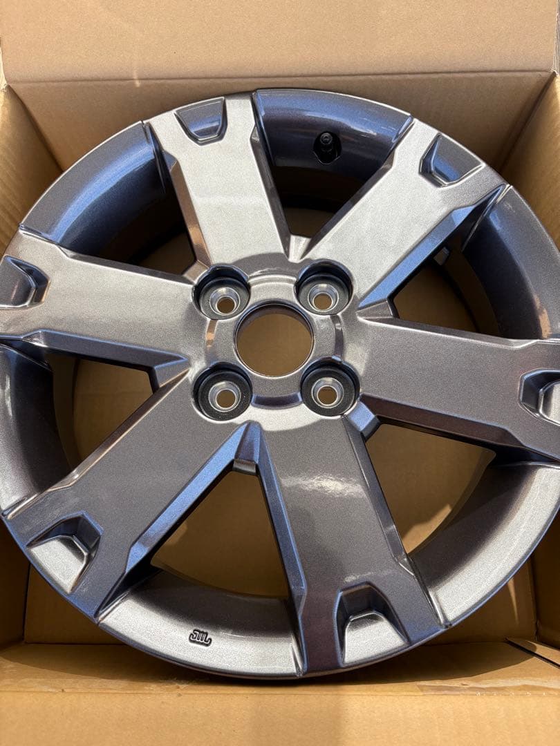 DAIHATSU タントファンクロスターボ純正15インチ ホイール 新品