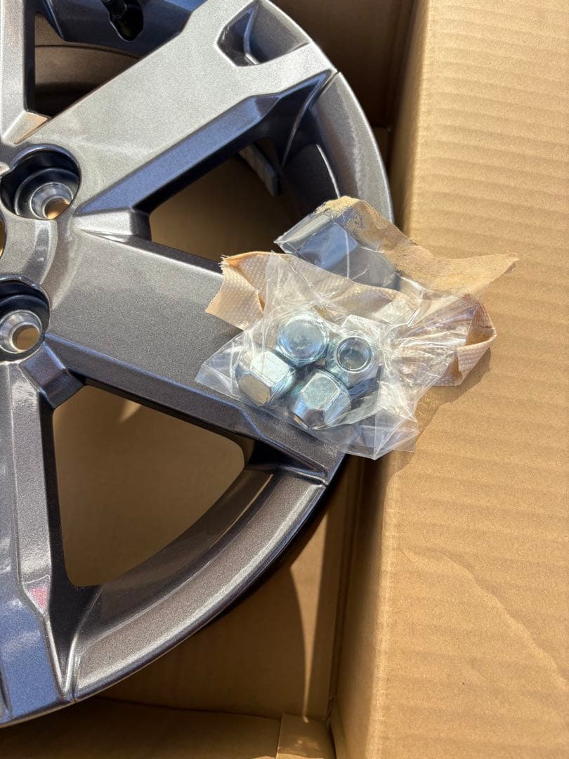 DAIHATSU タントファンクロスターボ純正15インチ ホイール 新品