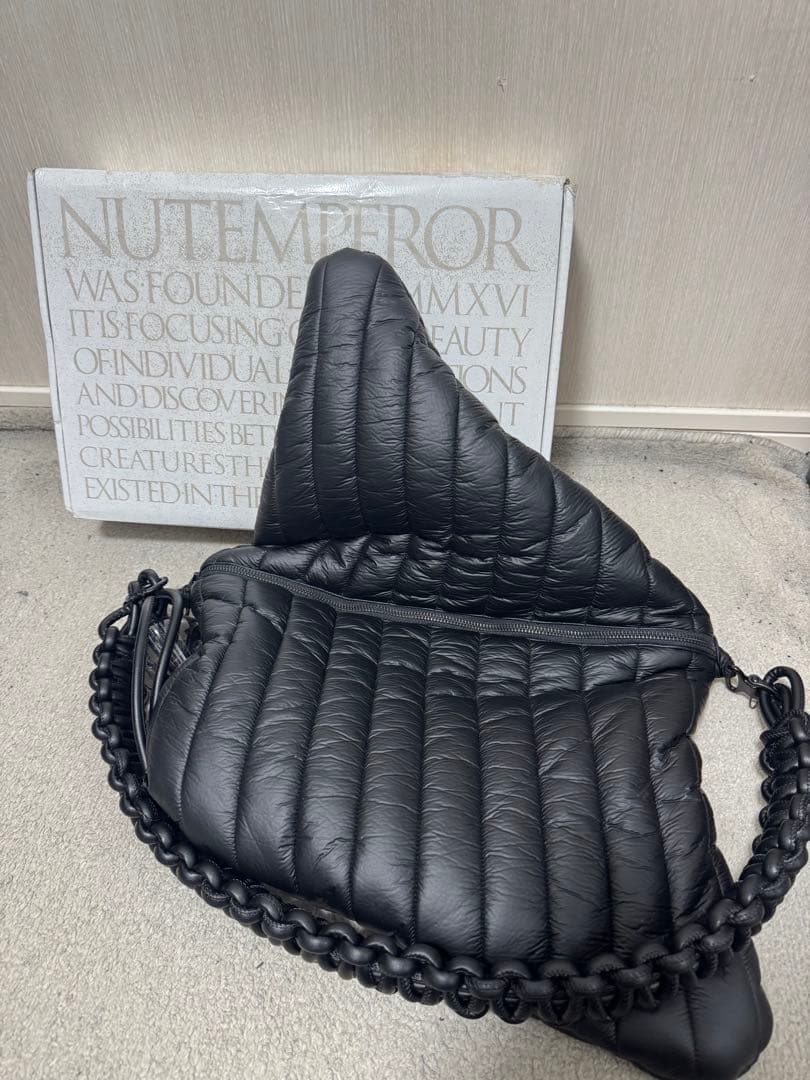 NUTEMPEROR ショルダーバッグ