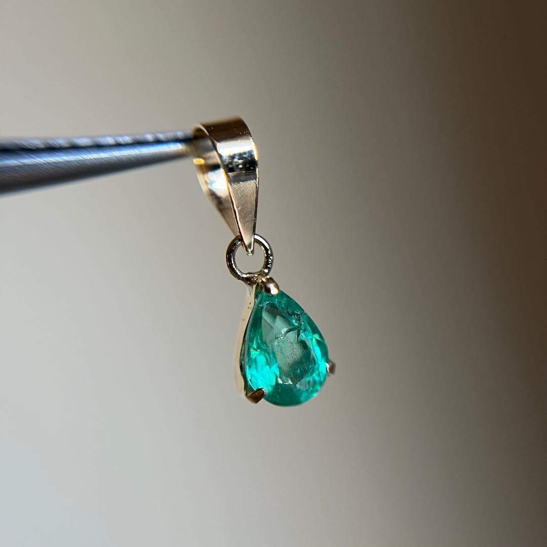 K18 天然石エメラルド ペンダントトップ　18金イエローゴールド　PEAR