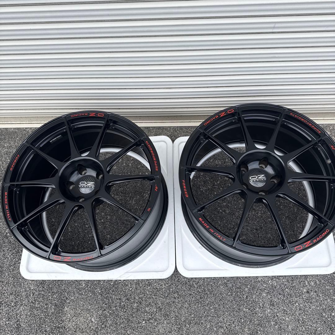 OZ Racing スーパーフォージアータ マットブラック20インチ　2本
