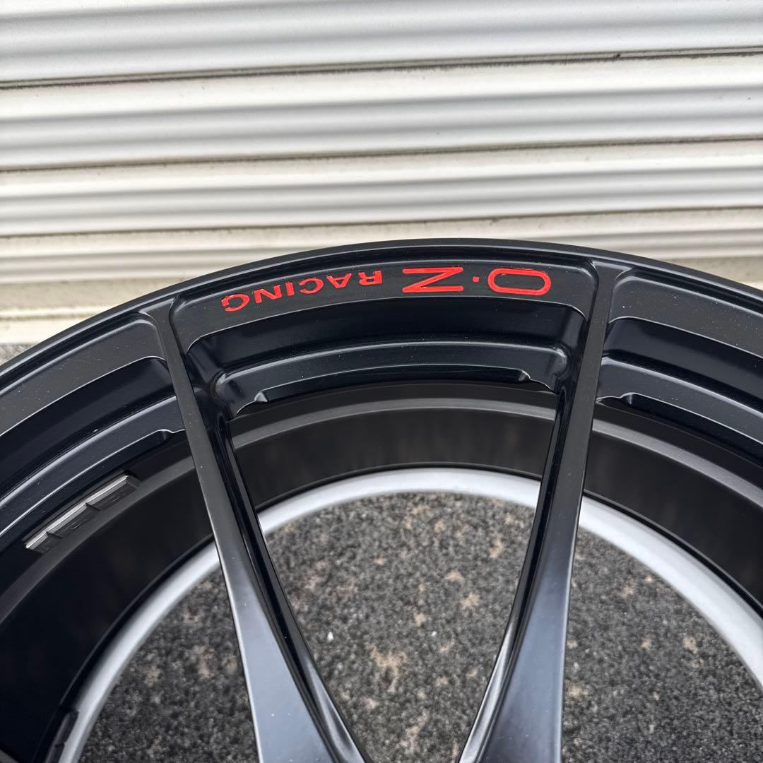 OZ Racing スーパーフォージアータ マットブラック20インチ　2本