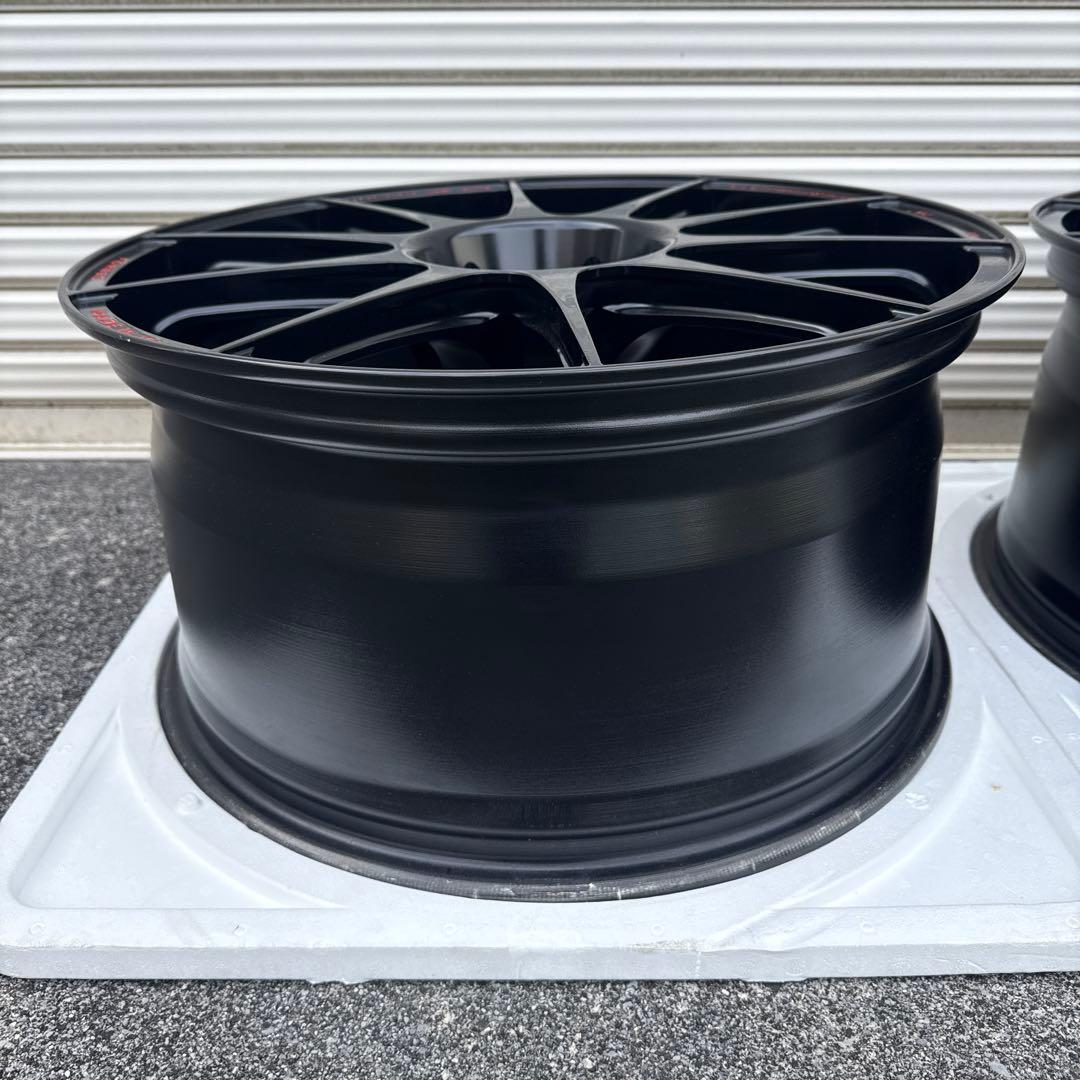 OZ Racing スーパーフォージアータ マットブラック20インチ　2本