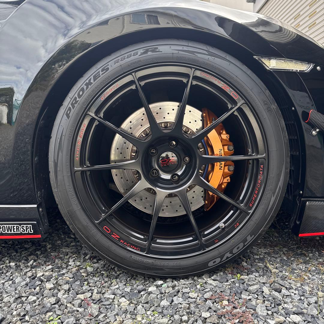 OZ Racing スーパーフォージアータ マットブラック20インチ　2本