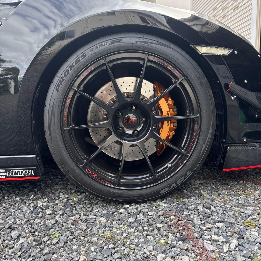 OZ Racing スーパーフォージアータ マットブラック20インチ　2本