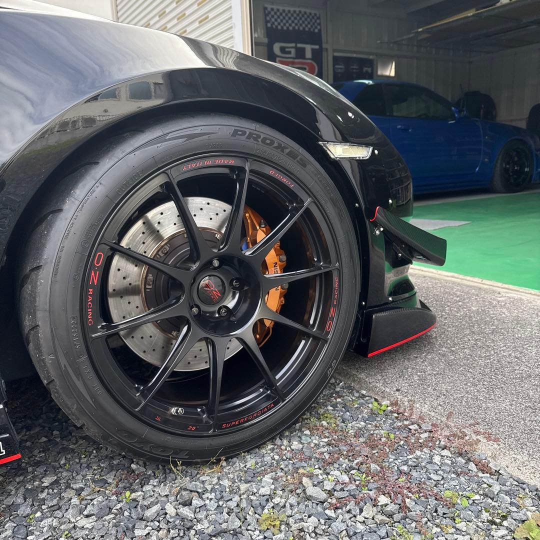 OZ Racing スーパーフォージアータ マットブラック20インチ　2本
