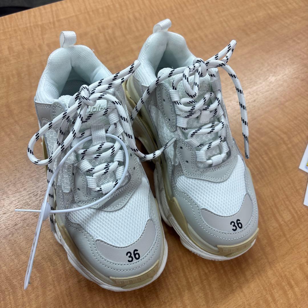 BALENCIAGA ホワイトスニーカー 36