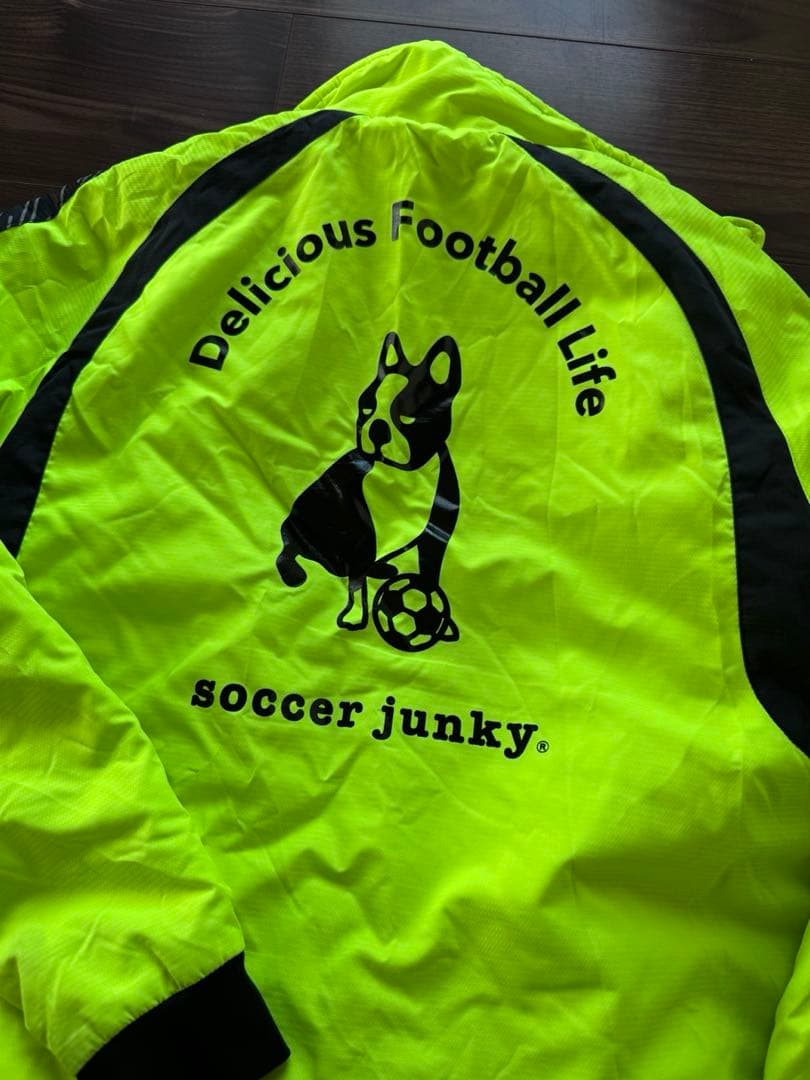 サッカージャンキー　ウインドブレーカー　上下セット
