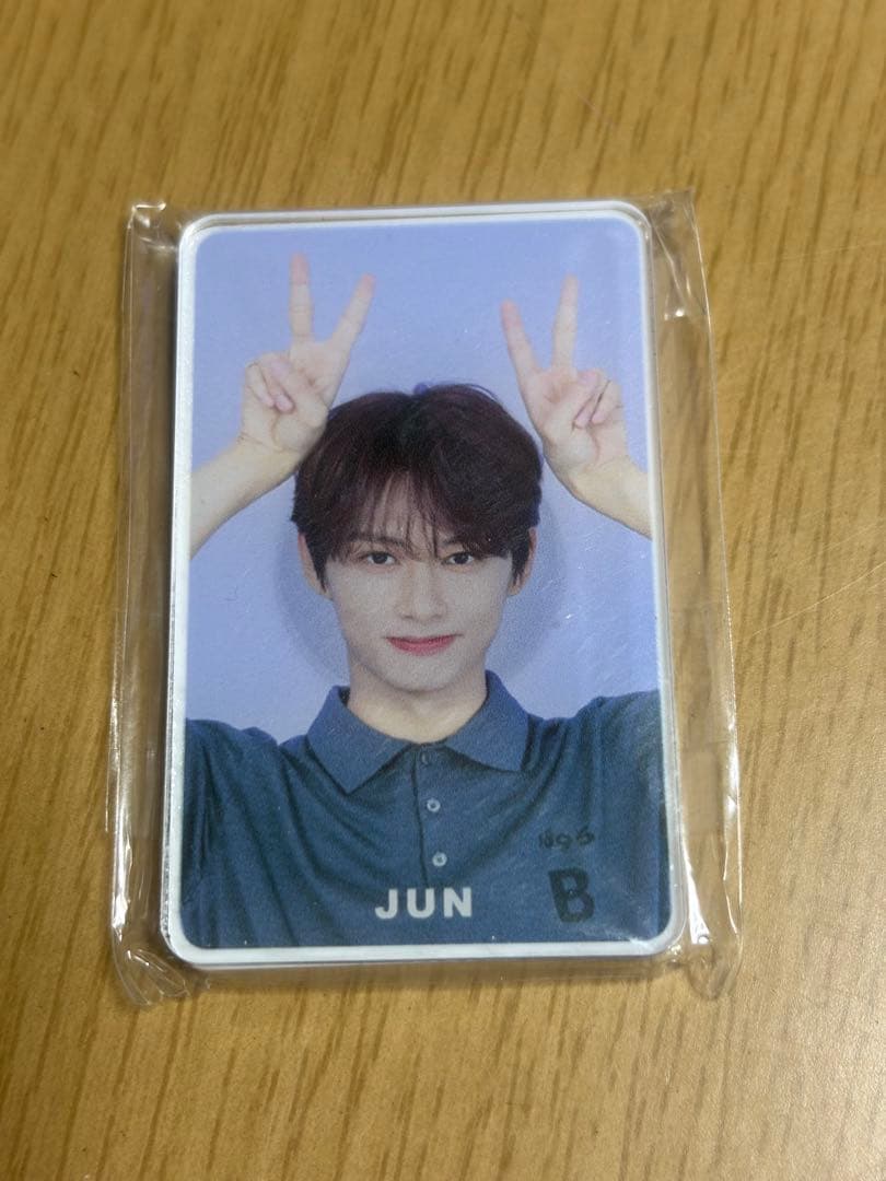 新品未使用　seventeen セブチ カプセブ　うさぎマグネット　ジュン