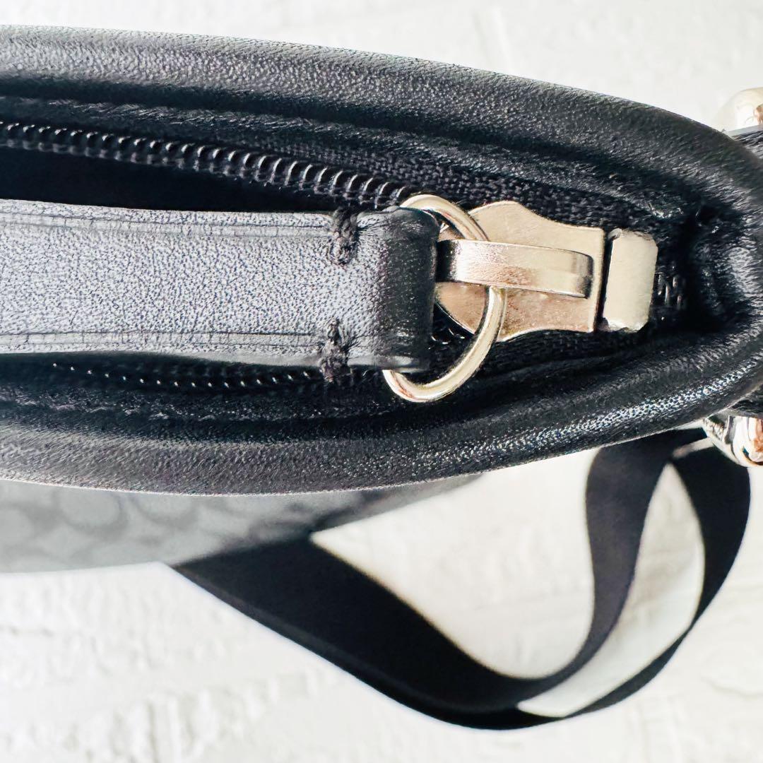 COACHコーチ 【新品未使用】レザー シグネチャー　ショルダーバッグ ブラック