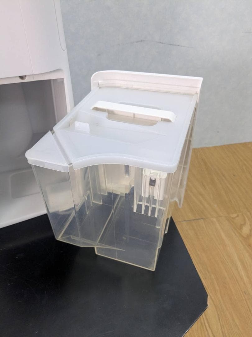 Y☆238 シャープ 衣類乾燥除湿機 CV-L180-W 2021年