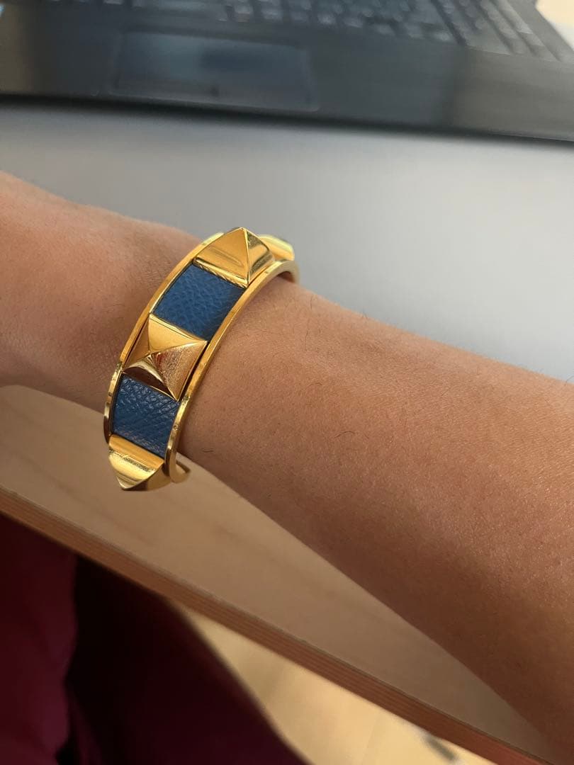 HERMES エルメス バングル メタル レザー ゴールド メドール　スタッズ