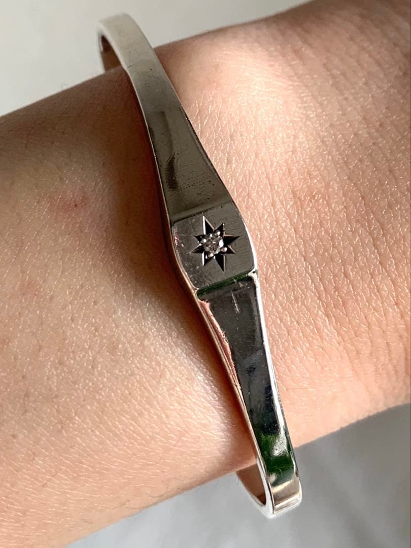【203jewelry】ダイヤモンド星モチーフ　シルバーバングル