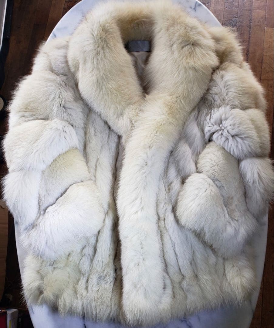 290万　高級　綺麗　SAGA サガ　フォックス　 本毛皮　コート