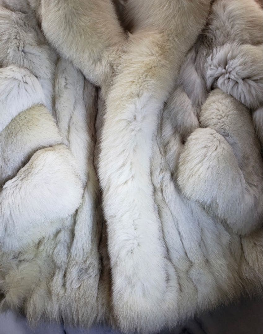 290万　高級　綺麗　SAGA サガ　フォックス　 本毛皮　コート