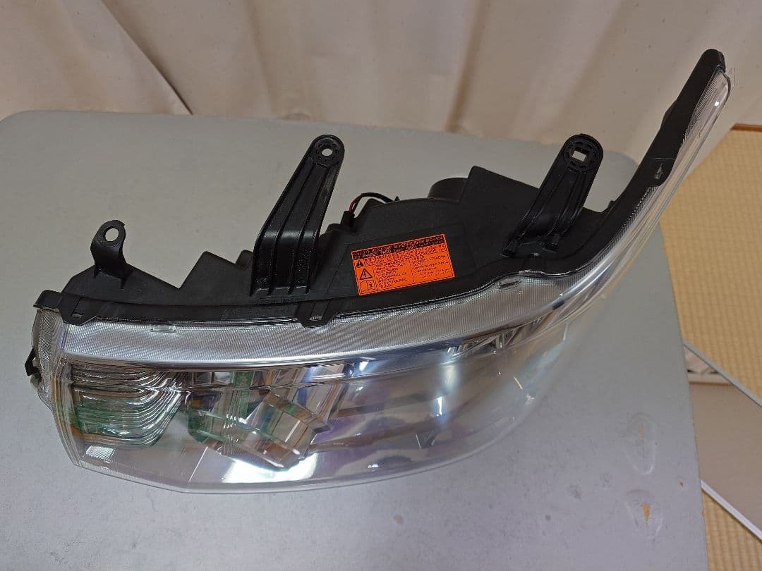 デリカD5 純正ヘッドライト　左のみ　美品　早い者勝ち❕️