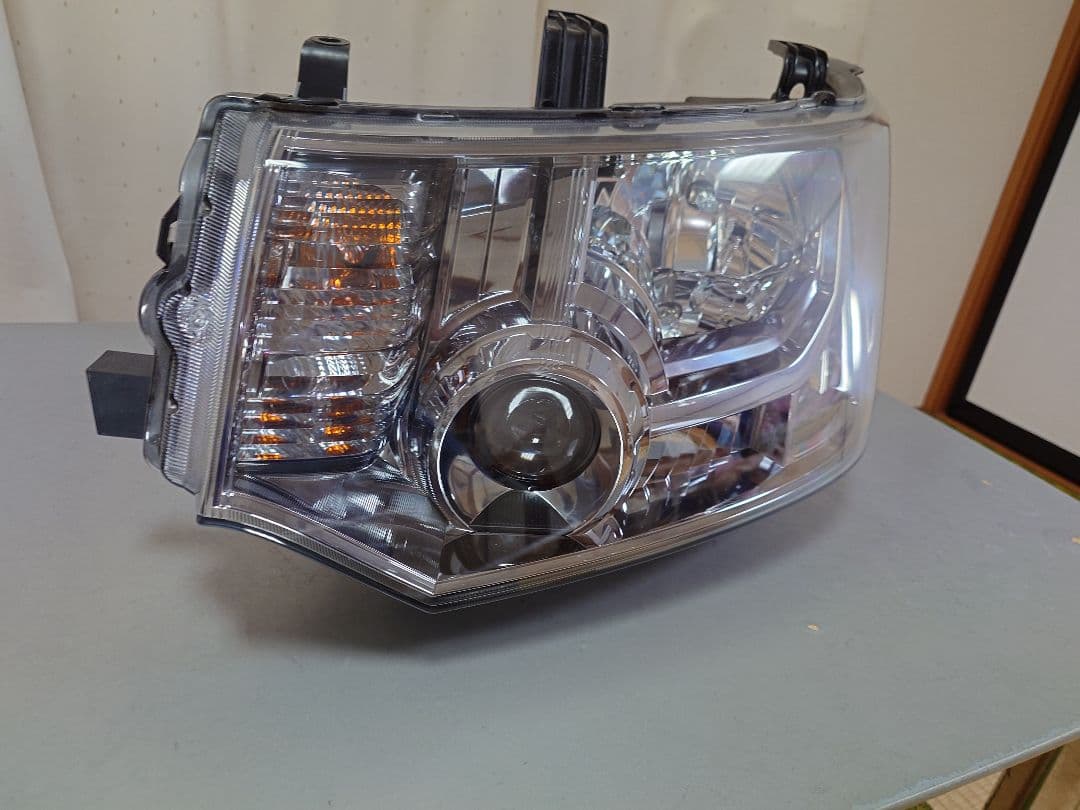 デリカD5 純正ヘッドライト　左のみ　美品　早い者勝ち❕️