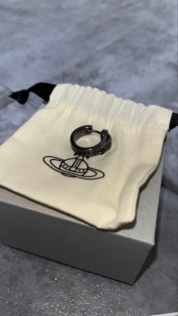 B*Y様 Vivienne Westwood MAN BOBBY シングルフープ