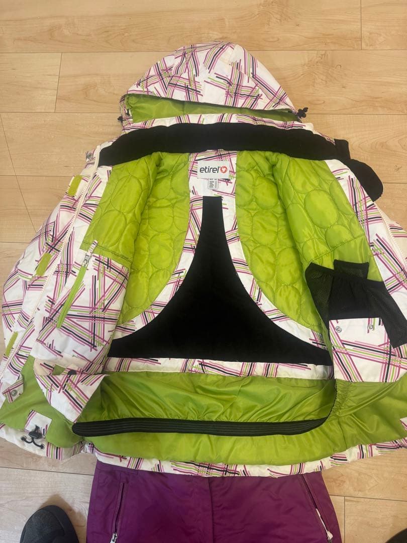 etirel 美品スキーウェア　スノボウェア 上下セットアップ152