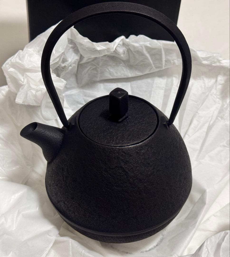 【新品未使用】南部鉄器 空間鋳造 鉄瓶 Egg 中 黒 PureBlack