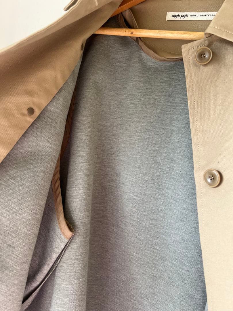 ぷ*ん様 コンジェ ペイエ アデュー トリステス　ベージュ ロングコート　ライナ