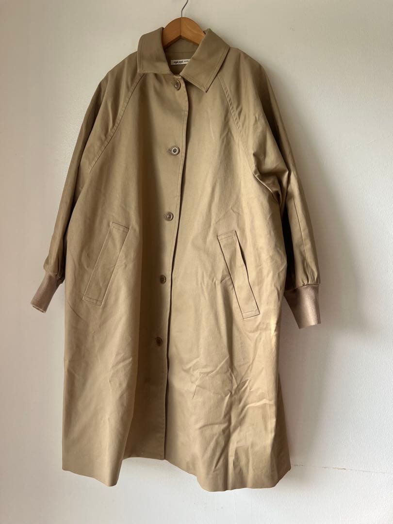 ぷ*ん様 コンジェ ペイエ アデュー トリステス　ベージュ ロングコート　ライナ