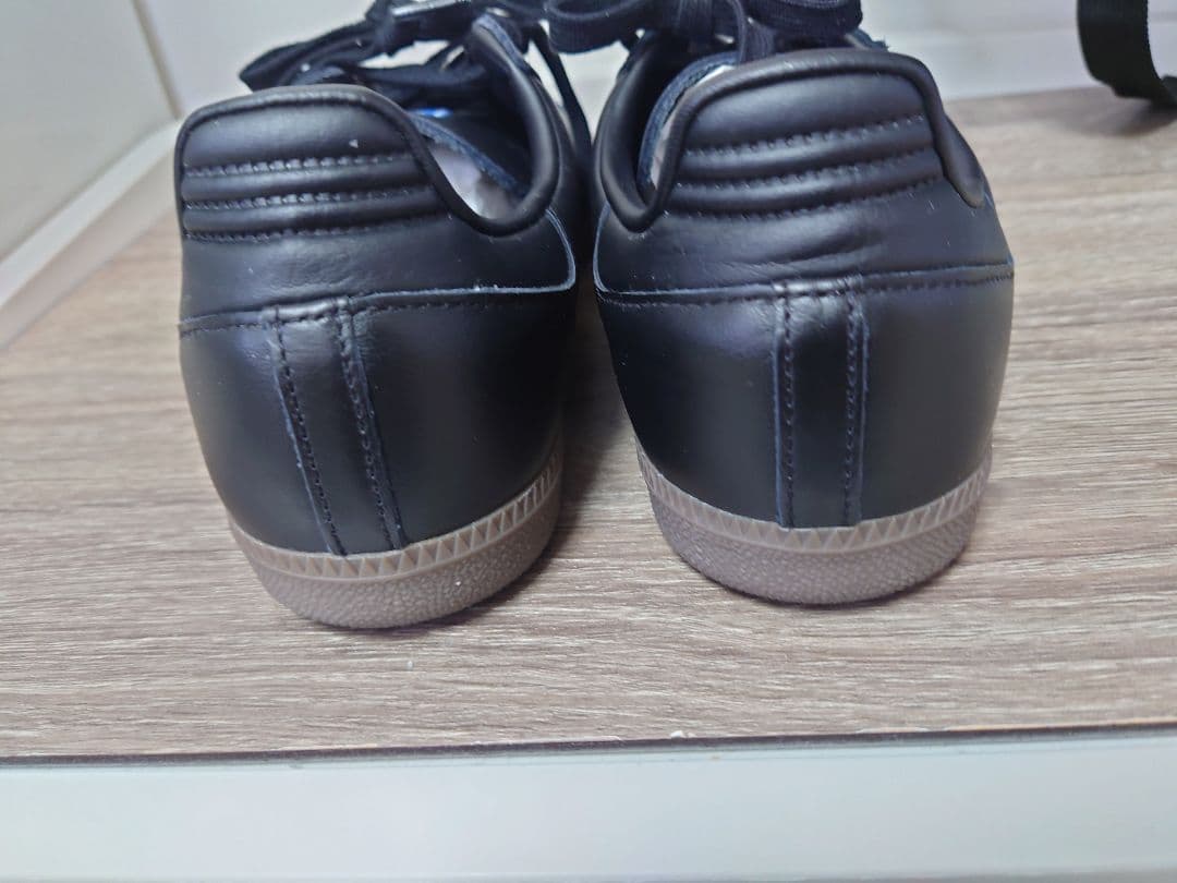 adidas Samba ブラックレザー スニーカー