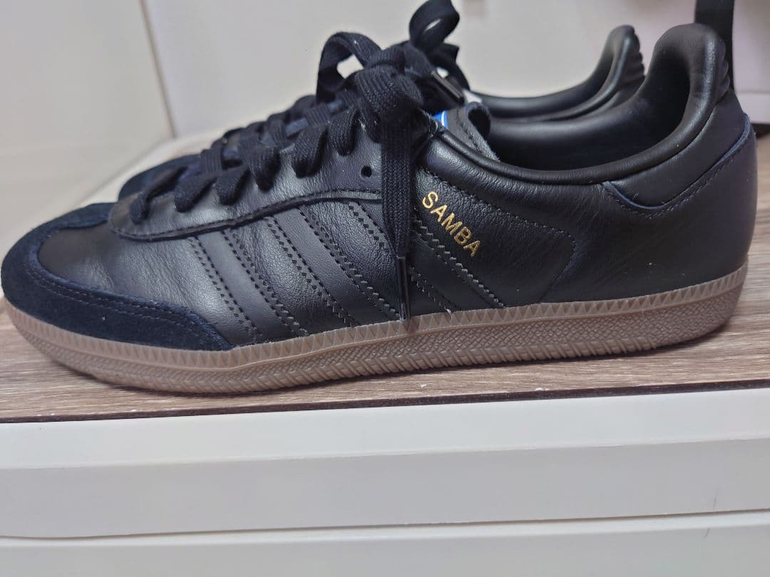 adidas Samba ブラックレザー スニーカー