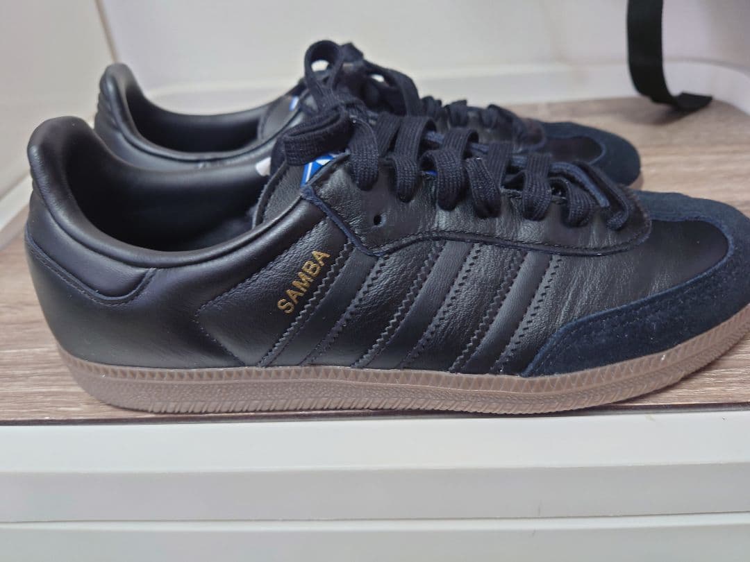 adidas Samba ブラックレザー スニーカー