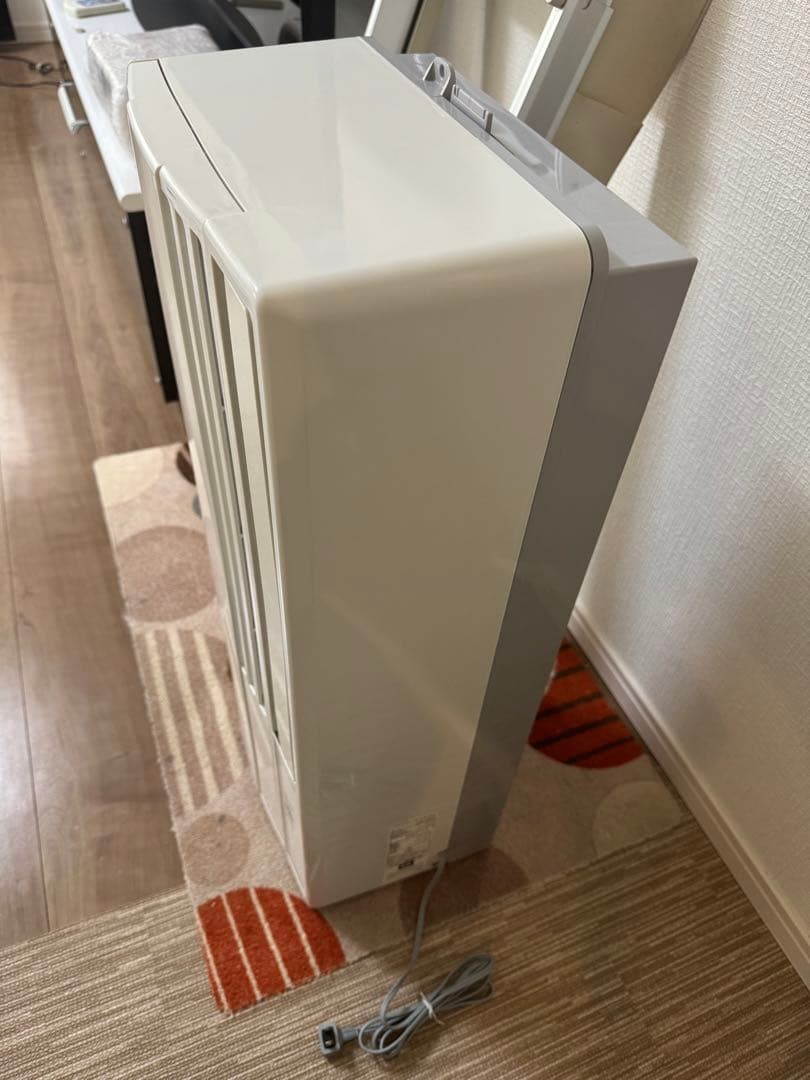 コロナルームエアコンウインド形冷房専用 型式CW-1617