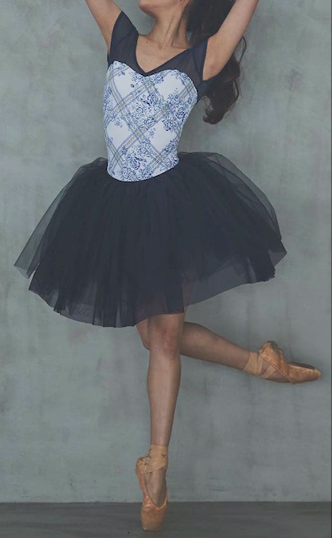 新品 stina スティナ 超人気 レオタード M 完売品