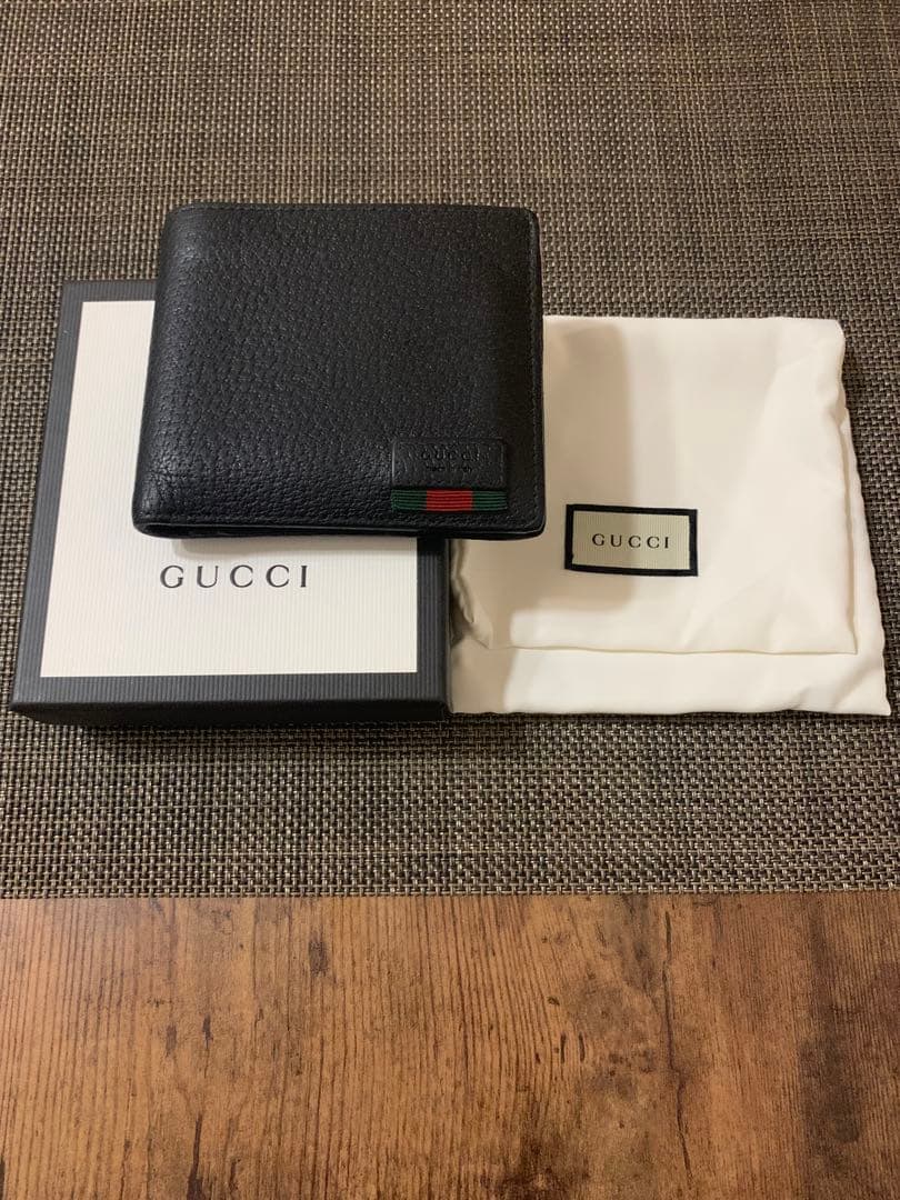 Gucci 二つ折り財布 黒 レザー トリコロールストライプ　シェリーライン
