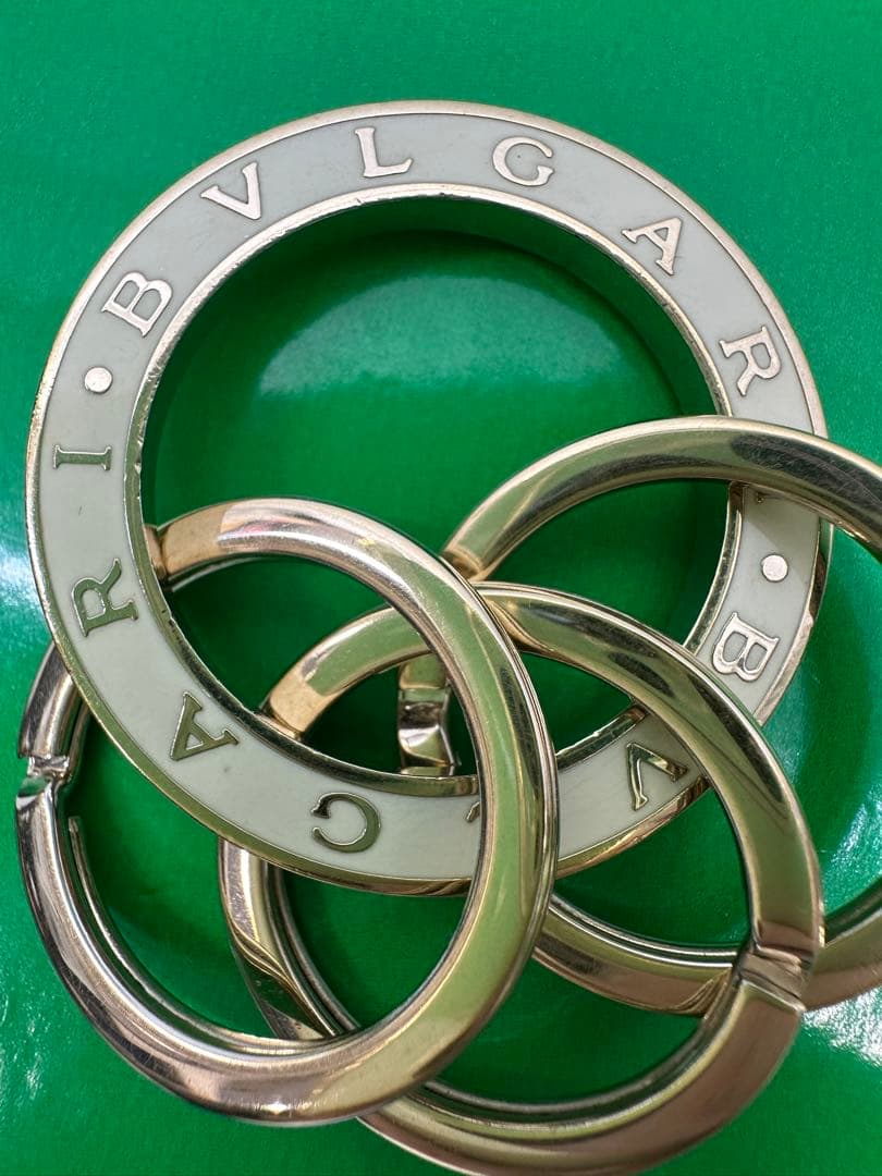 BVLGARI リング型キーホルダー　ホワイト