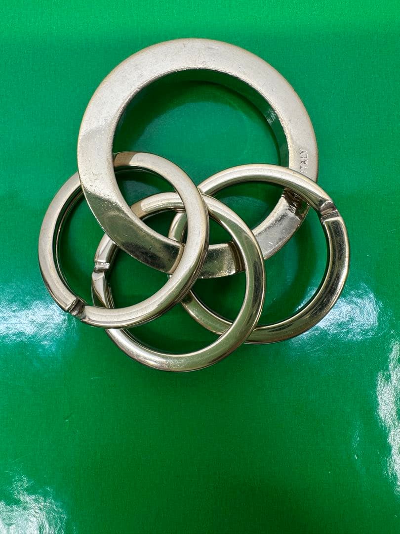 BVLGARI リング型キーホルダー　ホワイト