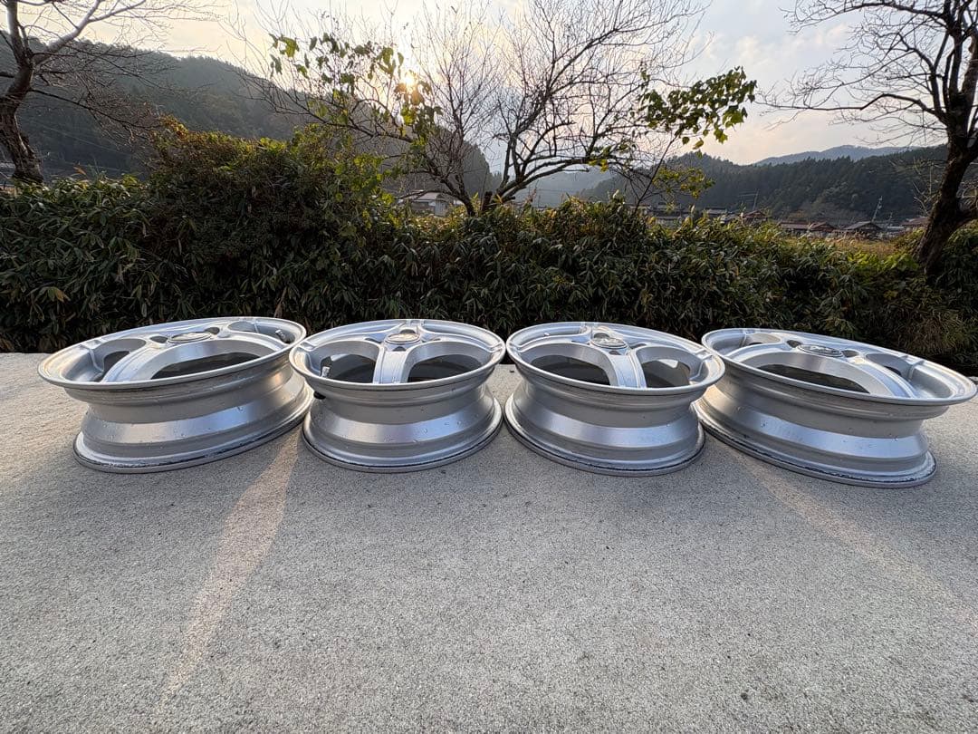 M*a様 【美品アルミ ホイール】 スズカ ブレーン／Universe A4／1