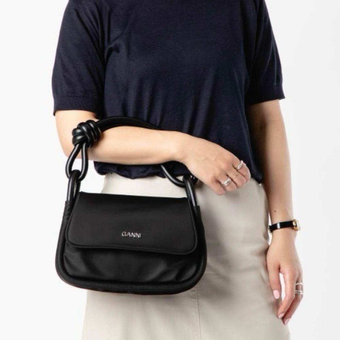 バッグ GANNI KNOT FLAP OVER HAND BAG BLACK