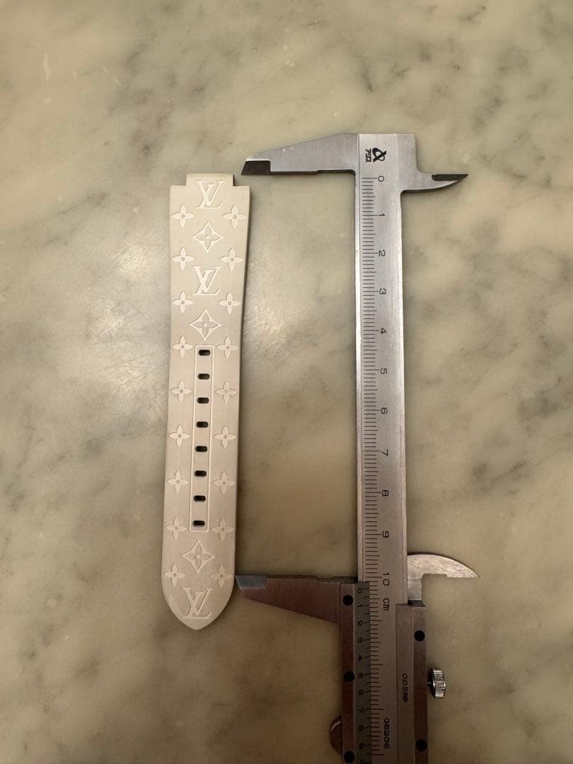 Louis Vuitton ホワイトラバーベルト