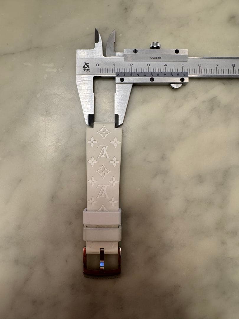 Louis Vuitton ホワイトラバーベルト