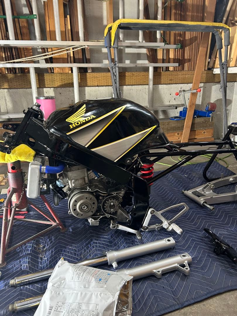 cbr150rタンク　nsr50にも