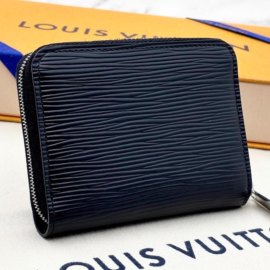 【超極美品】ルイヴィトン　エピ　ジッピーパース 　ブラック