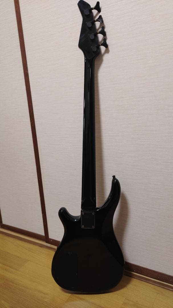 ベース Fernandes Bass