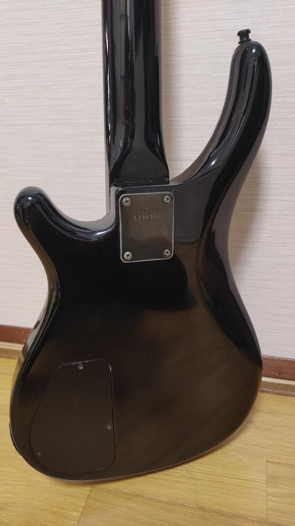 ベース Fernandes Bass