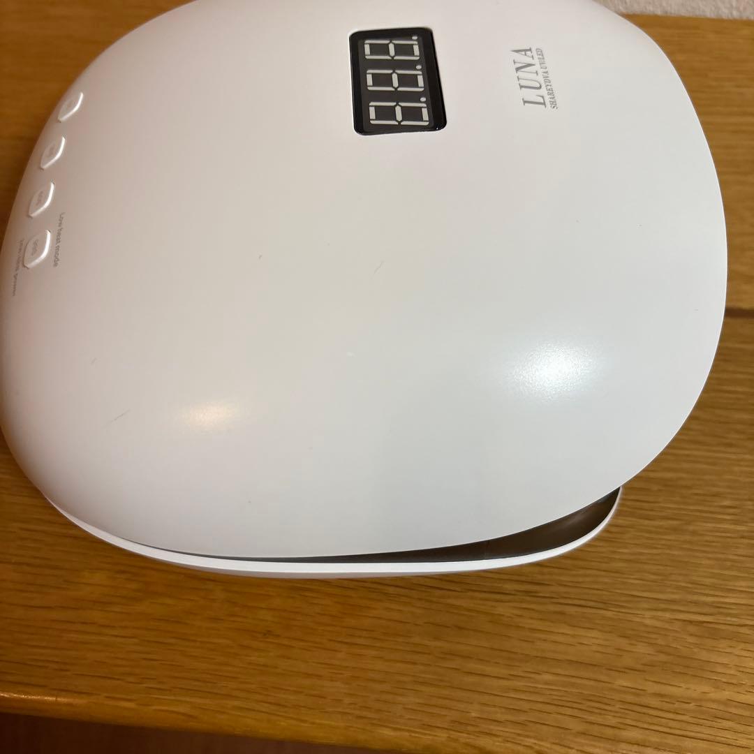 AIRI　SHAREYDVA LUNA UV/LEDライト