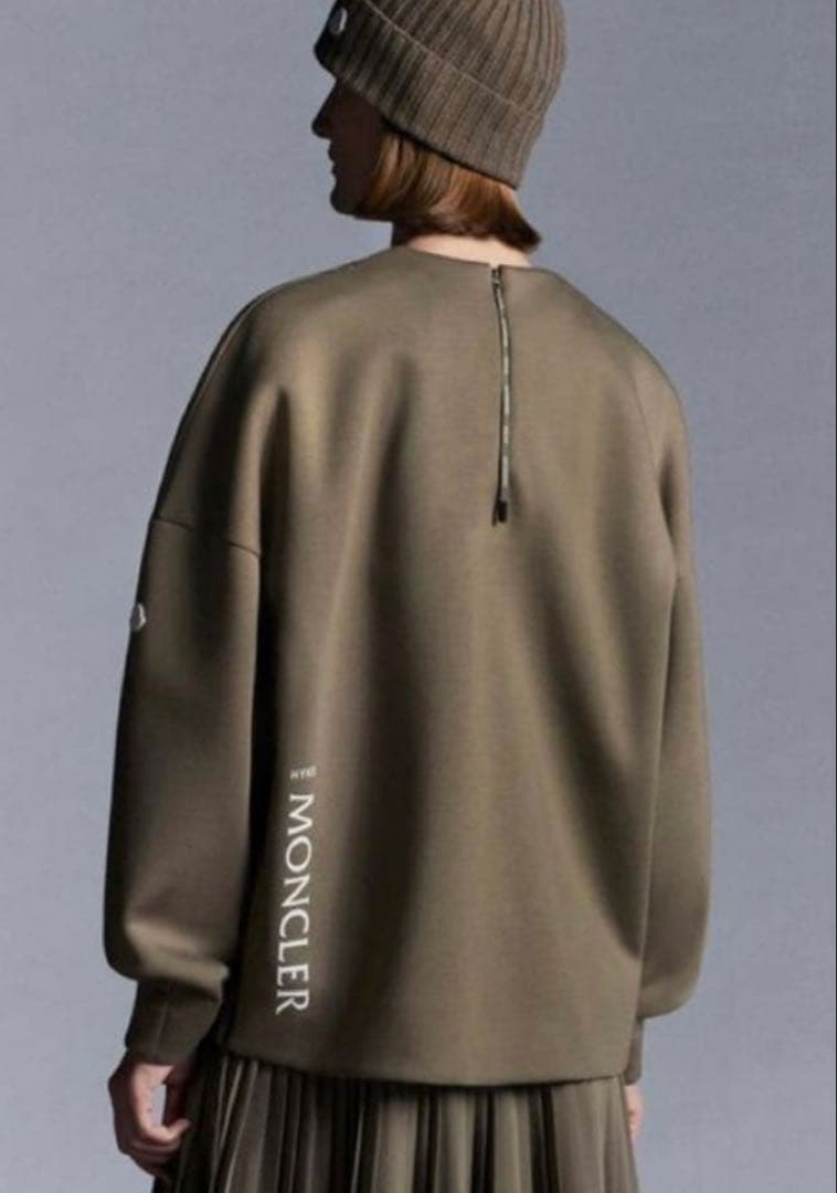 ★MONCLER　HYKE　トップス★