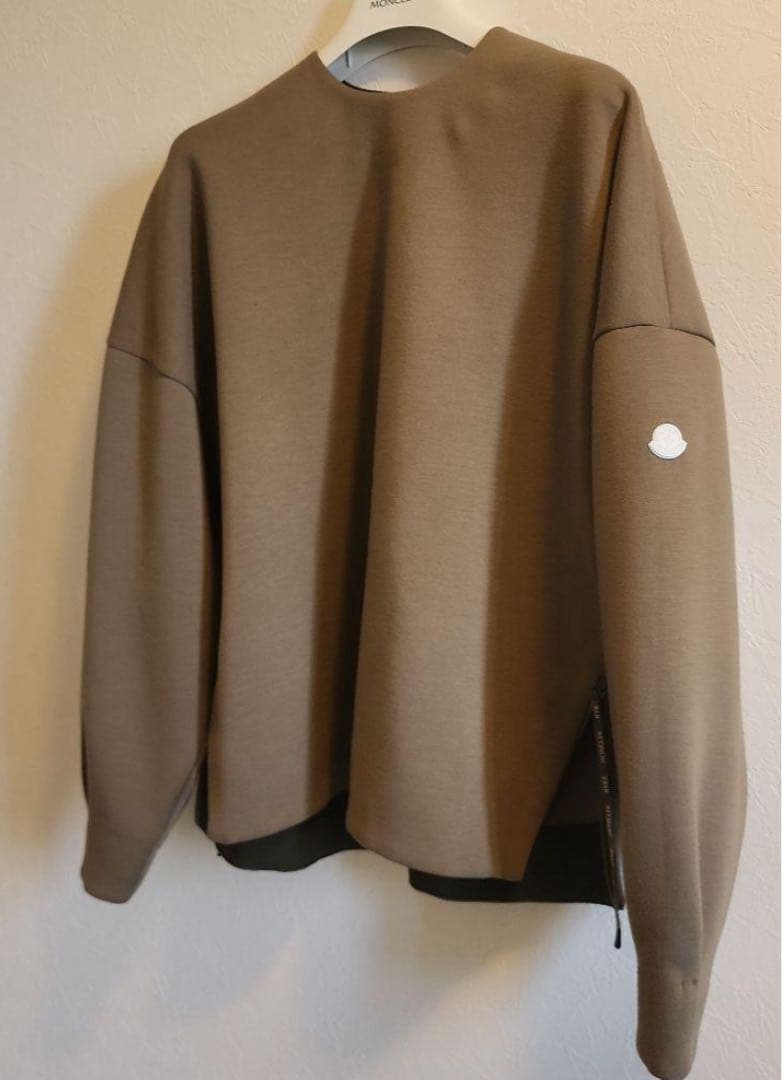 ★MONCLER　HYKE　トップス★