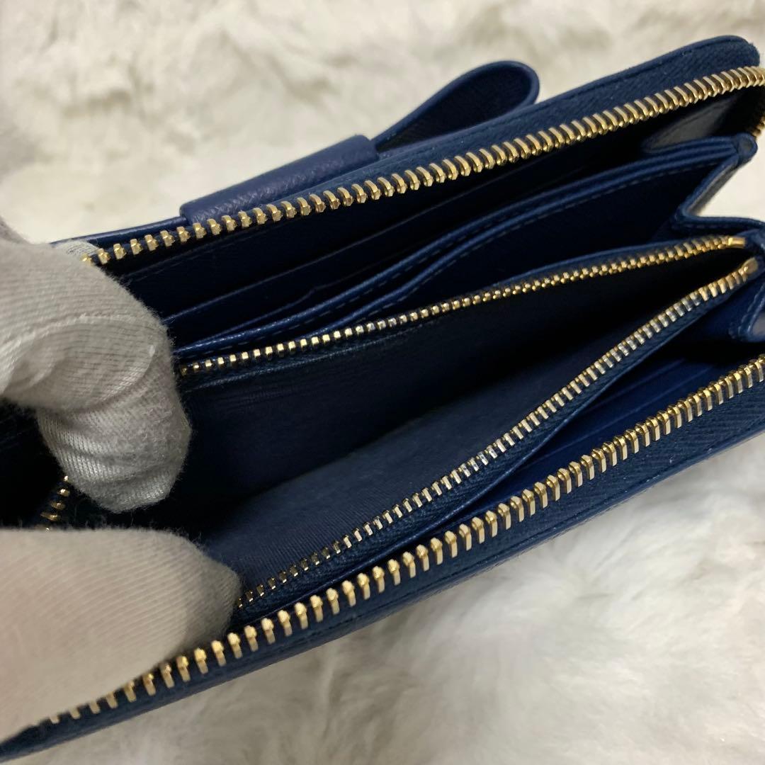 美品　PRADA 長財布　サフィアーノ　リボン　ラウンドジップ　ネイビー